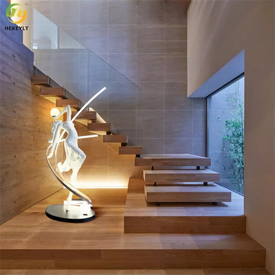 لامپ‌های کف LED ایستاده، مجسمه‌سازی و هنر لوکس نوردیک