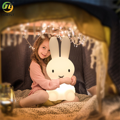 لامپ خرگوش سفید مواد پلی اتیلن ریموت کنترل از راه دور RGB برای اتاق خواب